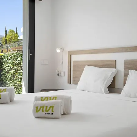 Vivi Homes - Luxury ,garden, Pool & Sauna Apartment Fuengirola