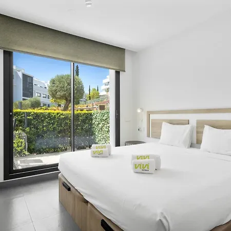 Vivi Homes - Luxury ,garden, Pool & Sauna Apartment Fuengirola