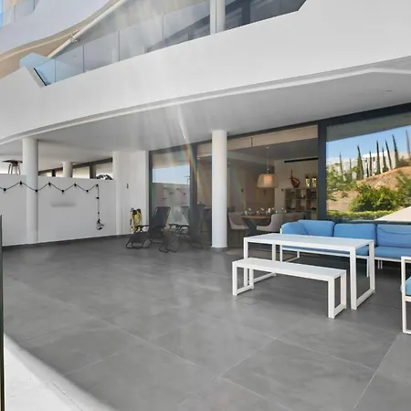 Apartment Vivi Homes - Luxury ,garden, Pool & Sauna