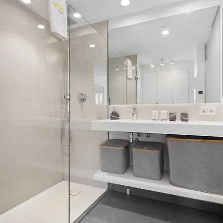 Vivi Homes - Luxury ,garden, Pool & Sauna Апартаменты Фуэнхирола