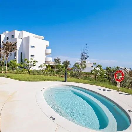 Vivi Homes - Luxury ,garden, Pool & Sauna Fuengirola